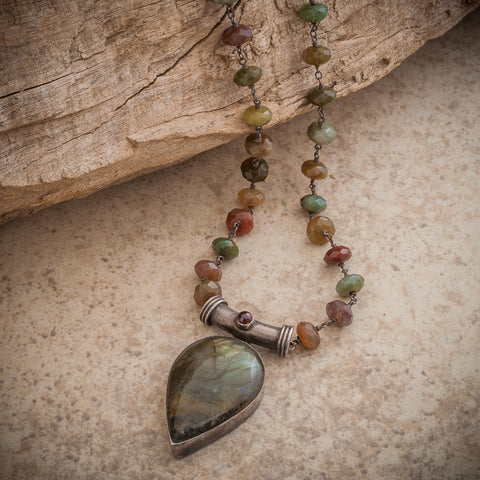 TIBETAN TEARDROP NECKLACE